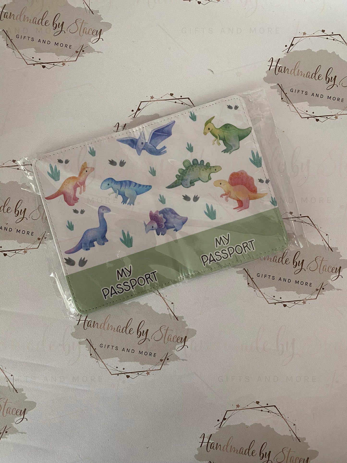 Personalised Childrens Passport Holder|Dinosaur Design PU Leather|Custom Text|MDF Luggage Tag|School Name Tag|Gift for Child|Travelling