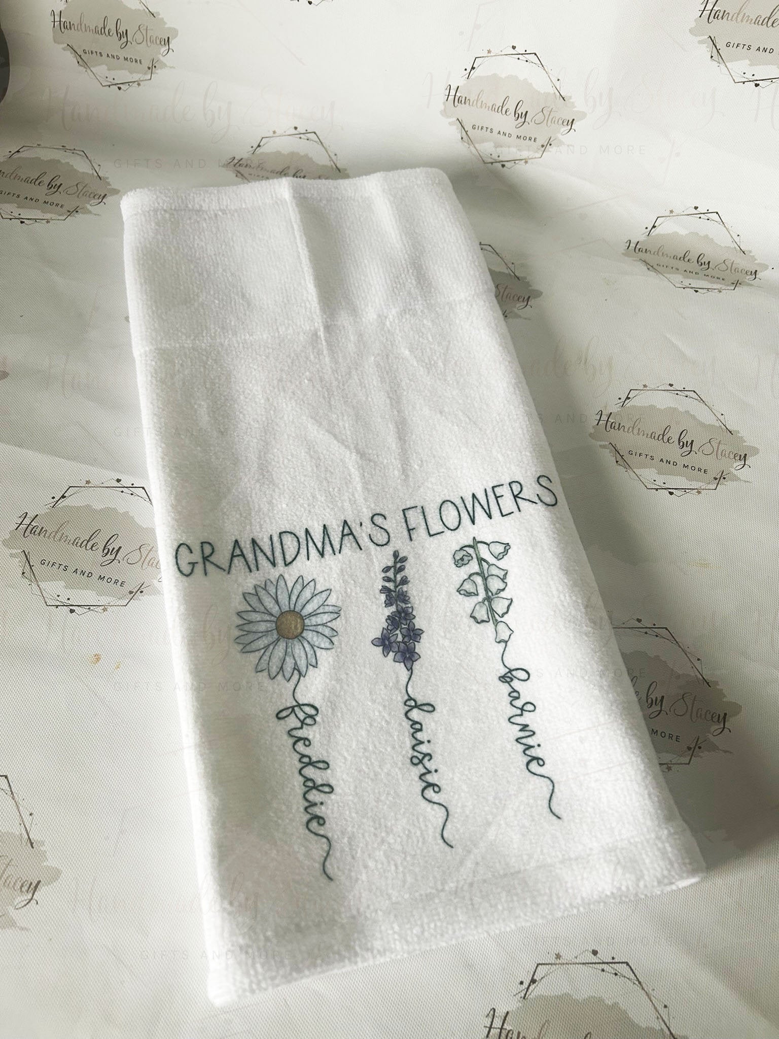 Personalised Kitchen Tea Towel|Birth Flower Design|Unique Homeware Gift for Mothers day|Grandparents|Loved One|From Grandchildren