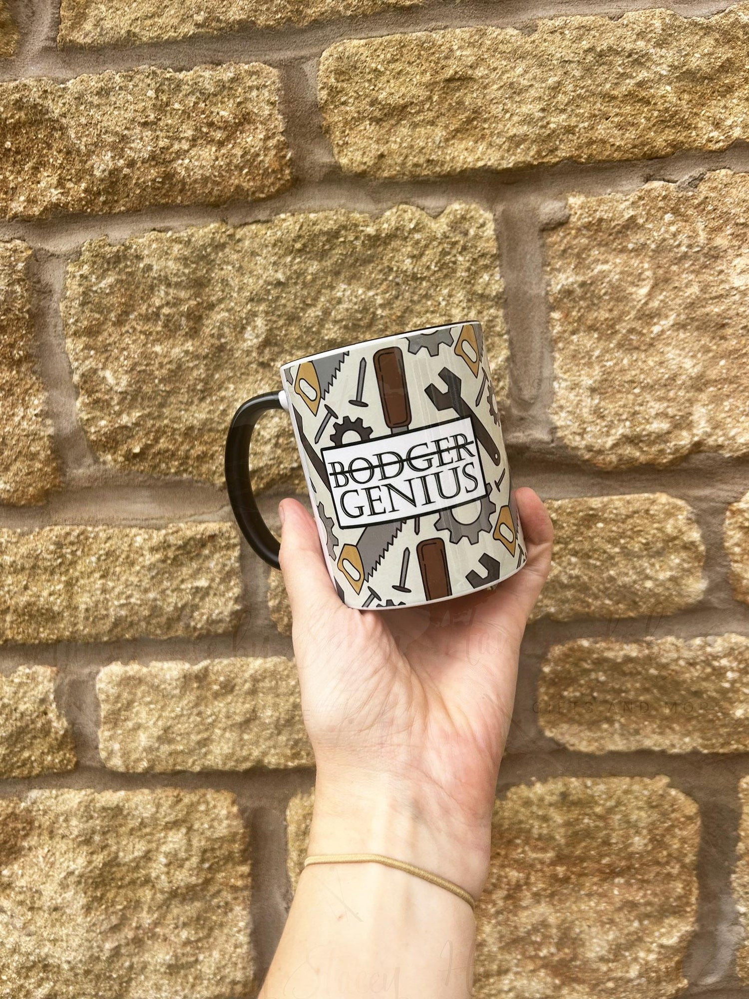 MUGS