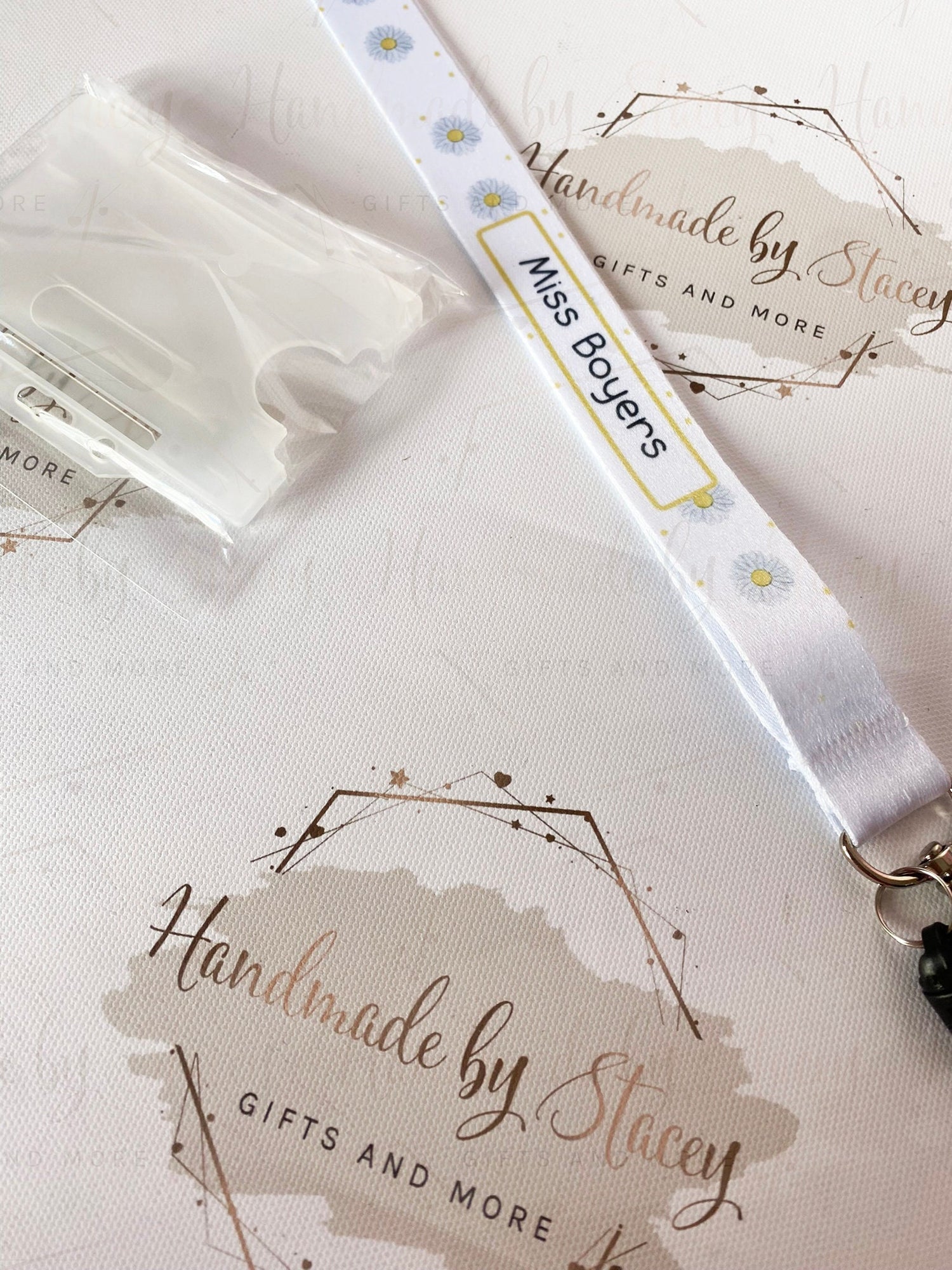 Personalised Lanyard| Daisy Inspired Design|Key Chain Gift Idea for Teacher|Teaching Assistant|SEN|Nurse|ID Holder for Doctor Thank you