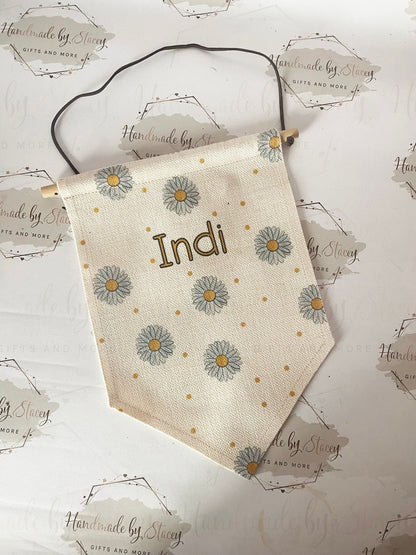 Personalised Linen Flag|Daisy Floral Design|Editable Text|Nursery Bedroom Decor for Daughter|Niece|Grandchild|New Baby Gift|Baby Shower