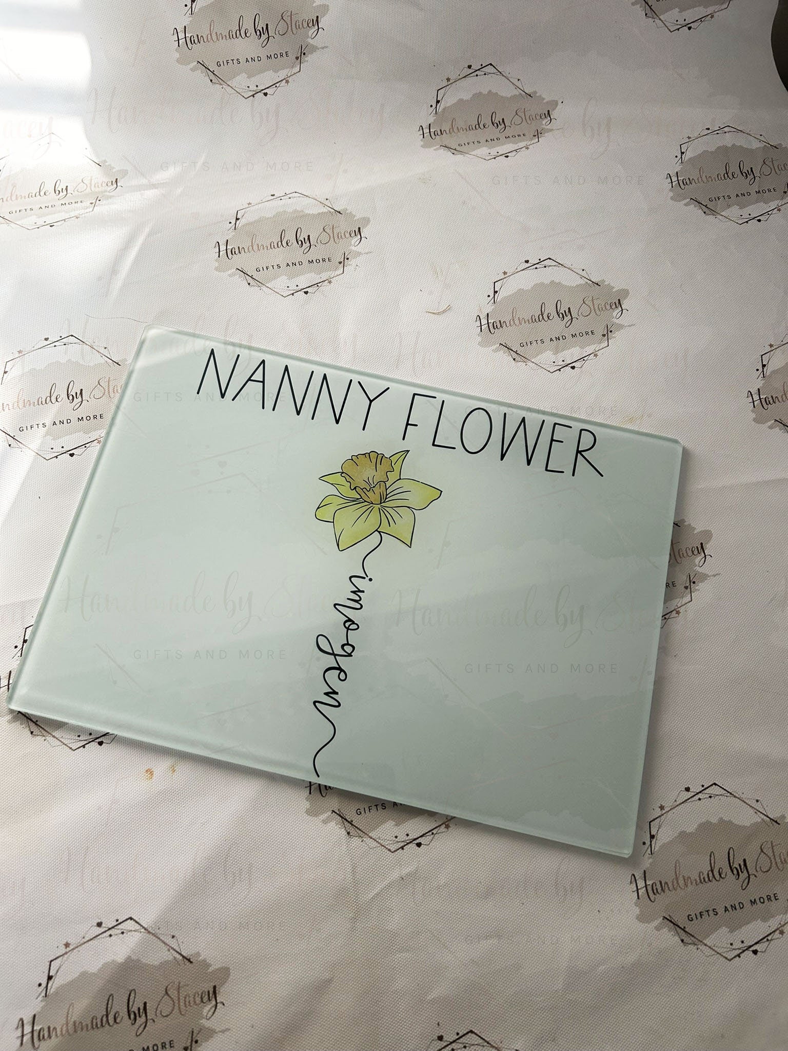 Personalised Chopping Board|A4 or A3 Size|Birth Flower Design|Mothers Day Gift Idea|Grandparent Cutting Board|Glass Kitchen Present