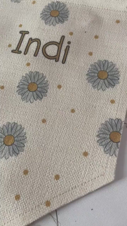Personalised Linen Flag|Daisy Floral Design|Editable Text|Nursery Bedroom Decor for Daughter|Niece|Grandchild|New Baby Gift|Baby Shower